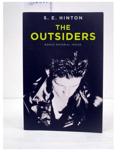 The Outsiders. S. E. Hinton. Ref.332811